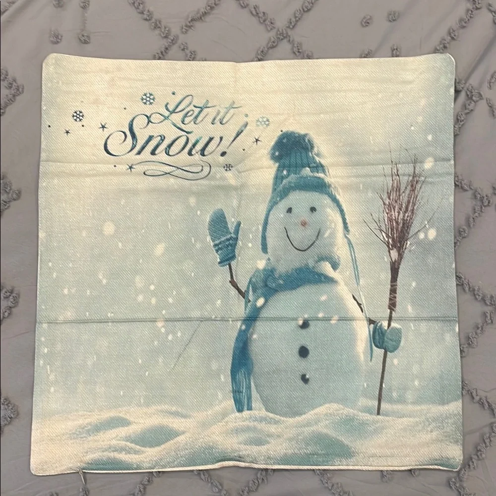Winter Themed Decorative indoor outdoor pillow covers set of 4 nwot